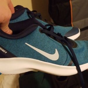 Nike flex experience 8